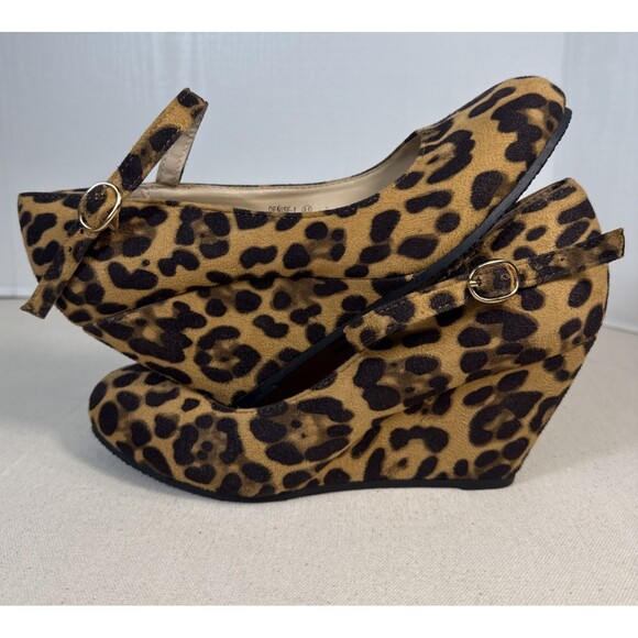 Bella Marie Faux Suede Mary Jane Wedge Leopard Print 3" Heel Size Women's 8.5 - Picture 6 of 11